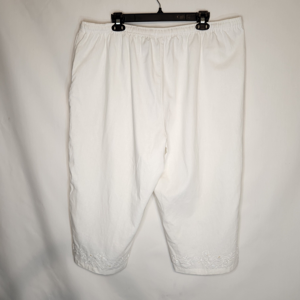 Sag Harbor White Capri Pants With Beaded Hem Detail. Lined. Linen. Plus Size 2X - Picture 5 of 11